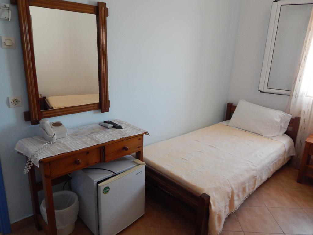 Akti Pension Ágios Kírykos Buitenkant foto